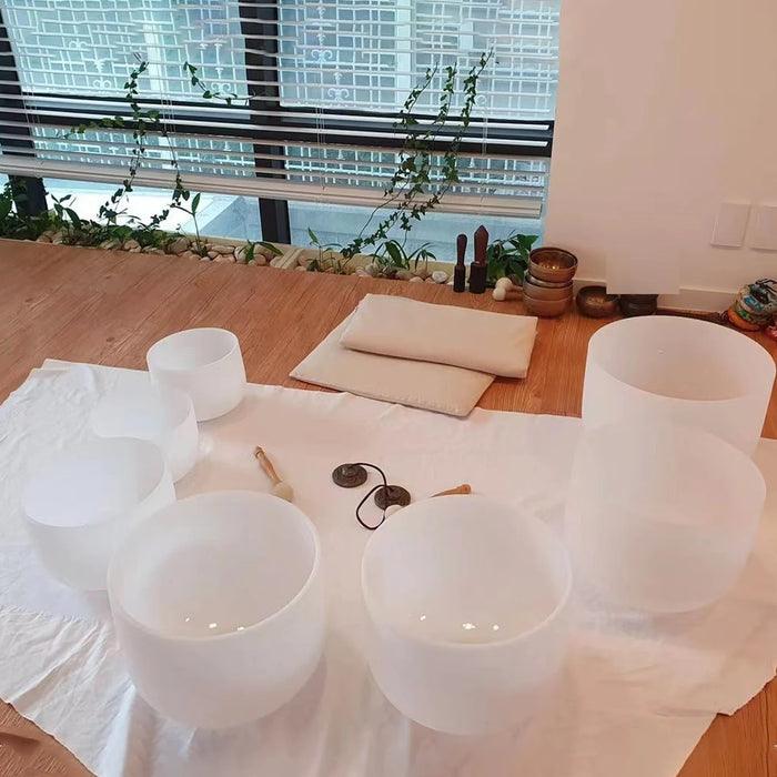 Hye-eun 7pcs 7"-12" Crystal Singing Bowls Chakra Set of 7 with Carrying Cases for Yoga Medication Sound Healing Deep Relaxation